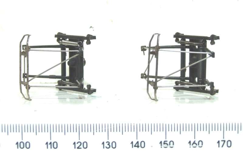 LIMA HO: 1pr SAR E5 Locomotive Pantographs  in Good condition(with Springs) for Parts.(Italy)