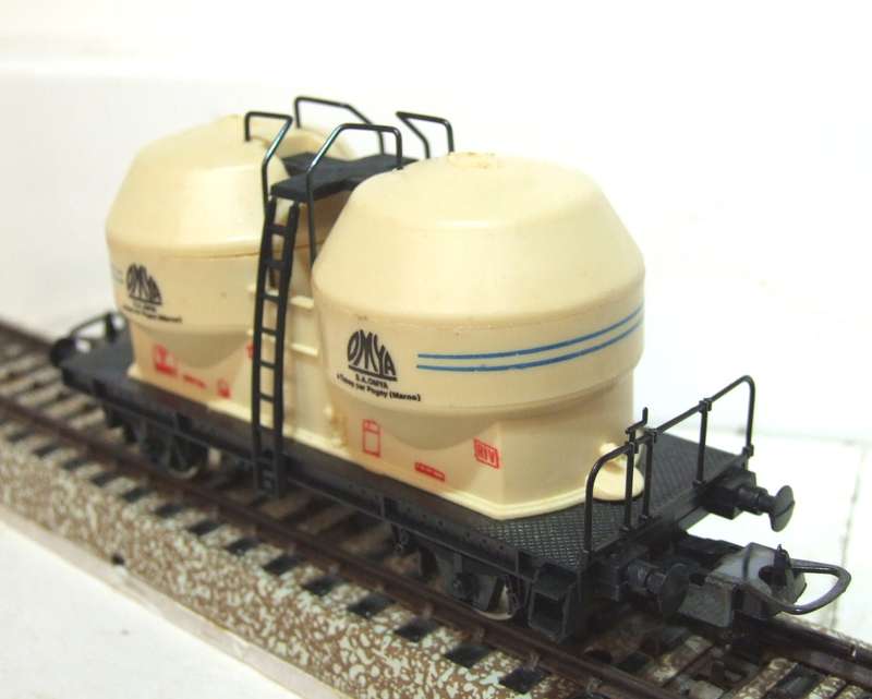LIMA HO: Vintage Silo Car in Like New Boxed Condition (Italy)