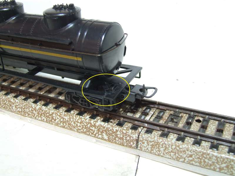 LIMA HO: BP Three Dome Petrol Tanker Wagon in Fair Boxed Condition (Italy)