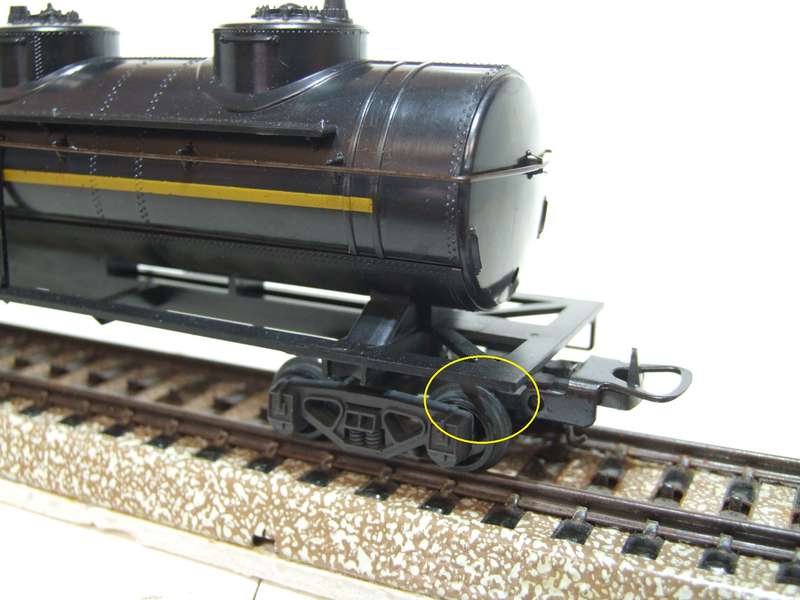 LIMA HO: BP Three Dome Petrol Tanker Wagon in Fair Boxed Condition (Italy)