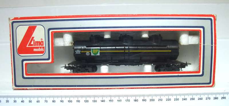 LIMA HO: BP Three Dome Petrol Tanker Wagon in Fair Boxed Condition (Italy)