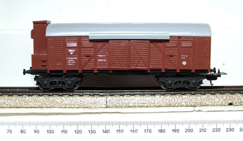 LIMA HO:  European SNCF Freight/Brake Van with Red Lights in Good Un-Boxed condition.(Italy)