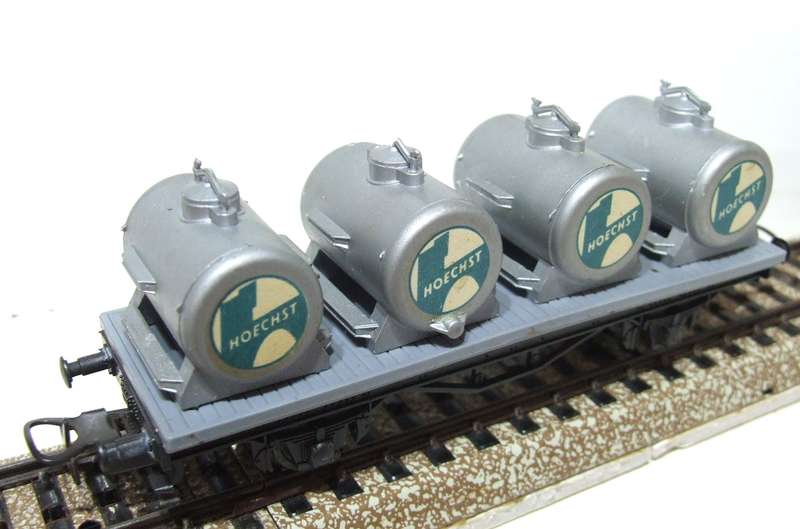MARKLIN HO: Vintage `DB` Multi Tank Wagon in Good Un-boxed condition (Germany)