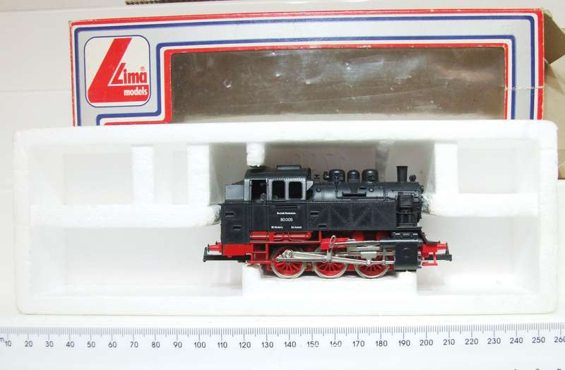 LIMA HO: Vintage 0-6-0 "DB" Tank Steam Locomotive(80 005) in Very Good Running, Boxed Condition.