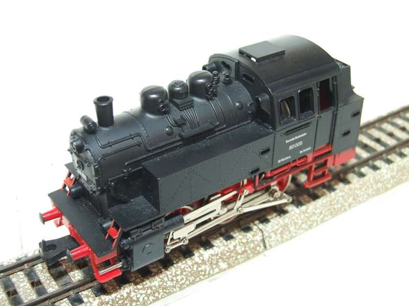 LIMA HO: Vintage 0-6-0 "DB" Tank Steam Locomotive(80 005) in Very Good Running, Boxed Condition.
