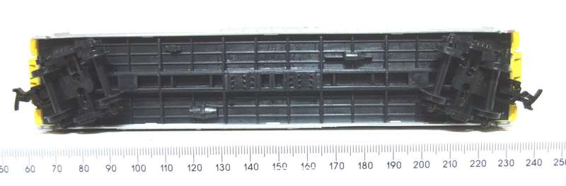 LIFE LIKE HO: CHAMPION 50' Box Car(8426) in New Old Stock Boxed condition.(USA)