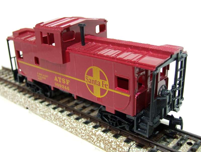AHM HO: SANTA FE  Caboos in New Old Stock Boxed condition.(USA)