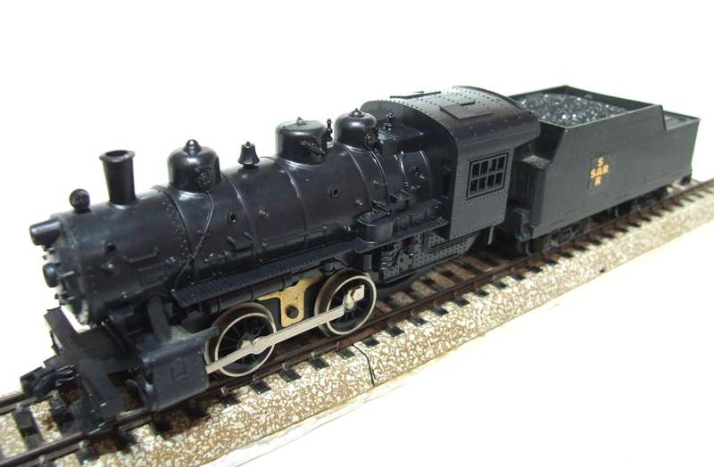 LIMA HO: Vintage 0-4-0 SAR Steam Locomotive with Tender in Good Running, Un-Boxed Condition.(italy)