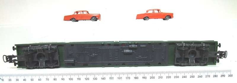 LIMA HO: Vintage DB Auto Transporter with 6 Car Load is in Fair, Used condition (Italy)