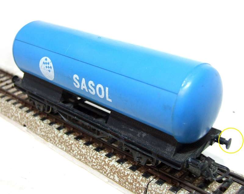 LIMA HO: Vintage SASOL Tanker Wagon in Fair Un-Boxed Condition (Italy)