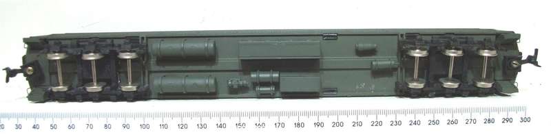 BACHMANN SPECTRUM OO:  Detailed American "SANTA FE" Passenger Coach in Good Un-Boxed condition.