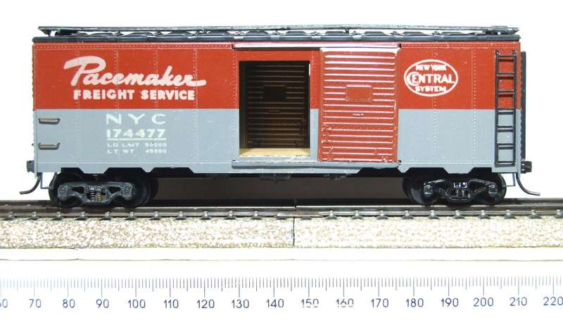 AMS HO: Detailed Brass NYC 40' Box Car with Sliding Doors in Good Un-Boxed condition.(USA)