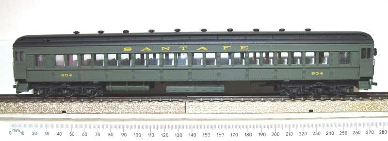BACHMANN SPECTRUM OO:  Detailed American "SANTA FE" Passenger Coach in Good Un-Boxed condition.