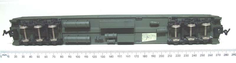 BACHMANN SPECTRUM OO:  Detailed American "SANTA FE" Passenger Coach in Good Un-Boxed condition.