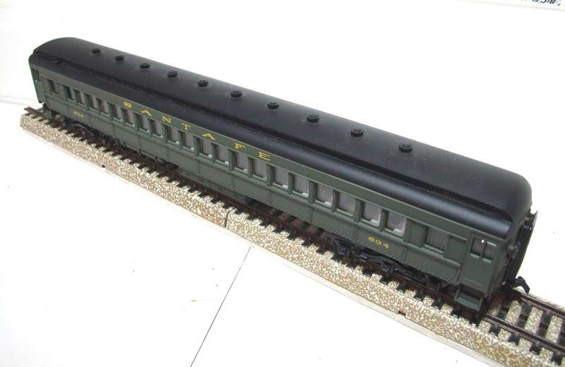 BACHMANN SPECTRUM OO:  Detailed American "SANTA FE" Passenger Coach in Good Un-Boxed condition.