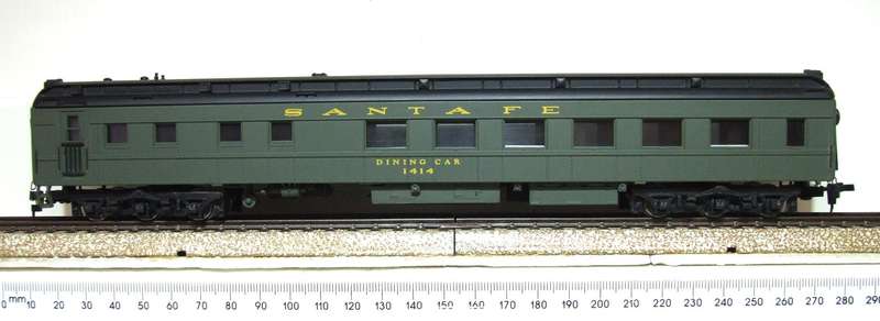 BACHMANN SPECTRUM OO:  Detailed American "SANTA FE" Dining Coach in Good Un-Boxed condition.