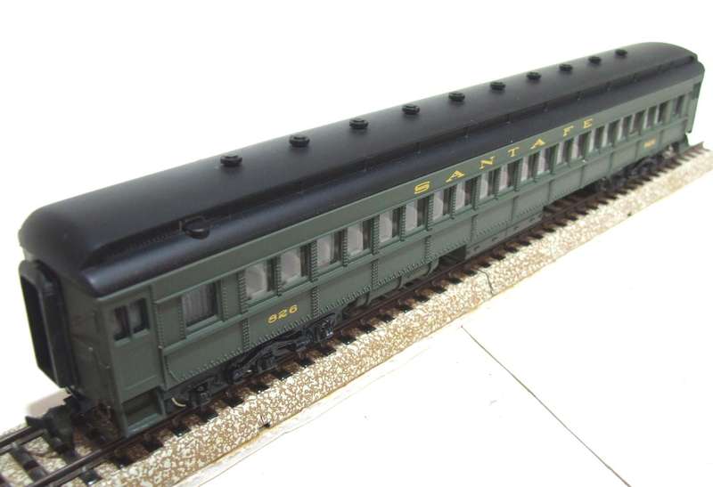 BACHMANN SPECTRUM OO:  Detailed American "SANTA FE" Passenger Coach in Good Un-Boxed condition.