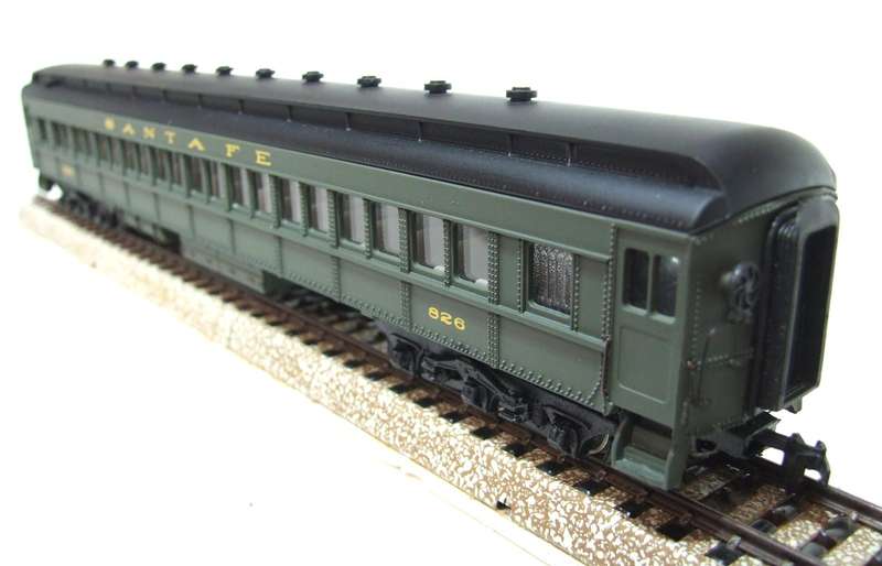 BACHMANN SPECTRUM OO:  Detailed American "SANTA FE" Passenger Coach in Good Un-Boxed condition.