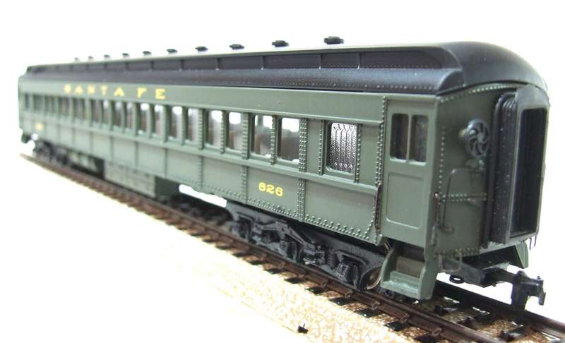 BACHMANN SPECTRUM OO:  Detailed American "SANTA FE" Passenger Coach in Good Un-Boxed condition.