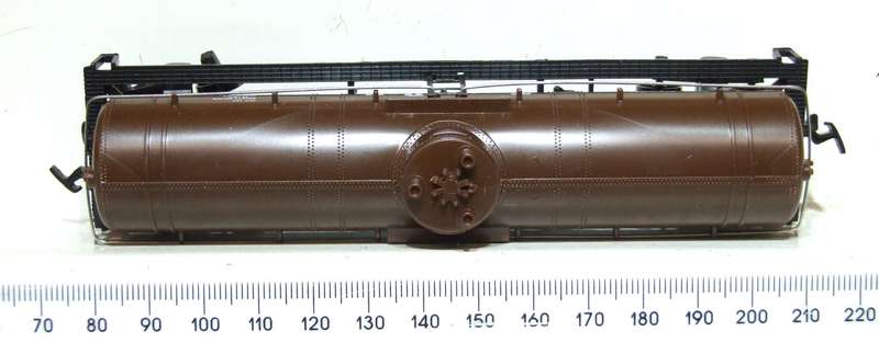 MODEL POWER HO: "TOOTSIE ROLL" Single Dome Tanker Wagon in Like New Boxed Condition.