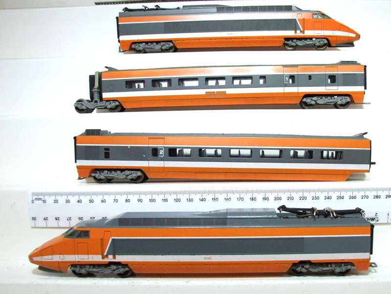 LIMA HO:  RARE Vintage SNCF HS Train Set without the TGV Logo in Good Un-Boxed condition (Italy)