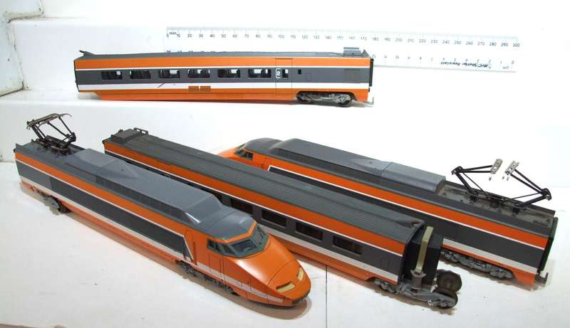 LIMA HO:  RARE Vintage SNCF HS Train Set without the TGV Logo in Good Un-Boxed condition (Italy)
