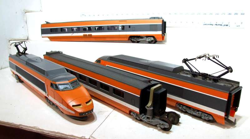 LIMA HO:  RARE Vintage SNCF HS Train Set without the TGV Logo in Good Un-Boxed condition (Italy)