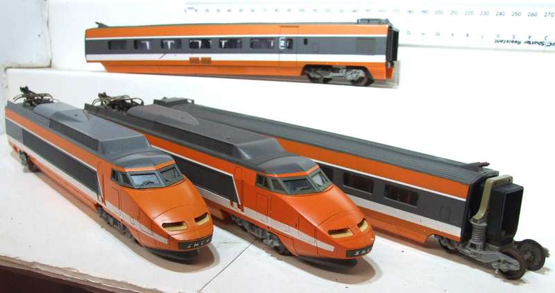 LIMA HO:  RARE Vintage SNCF HS Train Set without the TGV Logo in Good Un-Boxed condition (Italy)
