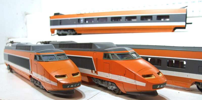LIMA HO:  RARE Vintage SNCF HS Train Set without the TGV Logo in Good Un-Boxed condition (Italy)