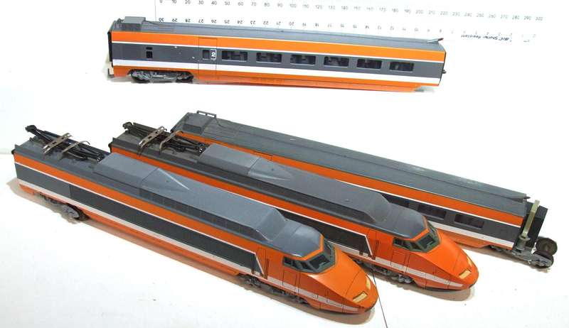 LIMA HO:  RARE Vintage SNCF HS Train Set without the TGV Logo in Good Un-Boxed condition (Italy)