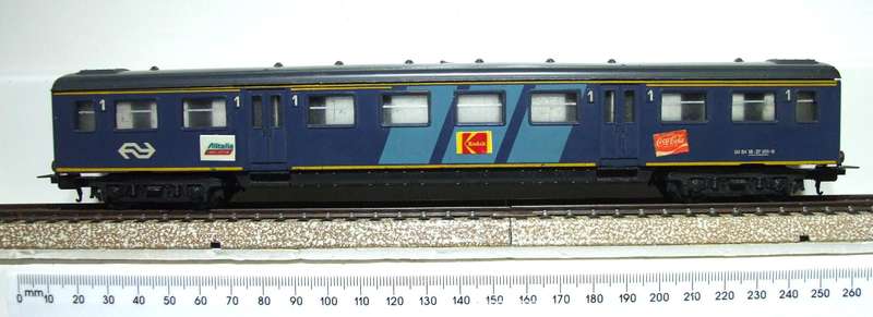 LIMA HO: Vintage Dutch 1st Class NS B Coach in  Good, Un-Boxed condition(Italy)
