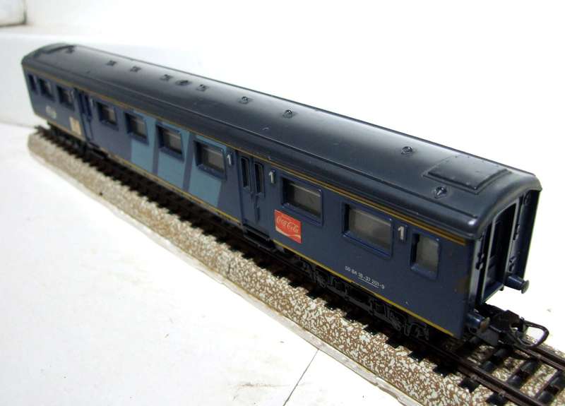 LIMA HO: Vintage Dutch 1st Class NS B Coach in  Good, Un-Boxed condition(Italy)