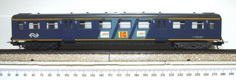 LIMA HO: Vintage Dutch 1st Class NS B Coach in  Good, Un-Boxed condition(Italy)