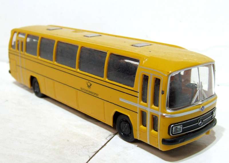 BUS HO: Highly Detailed DB Railways Plastic Mercedes Benz Bus in Good Un- Boxed Condition.