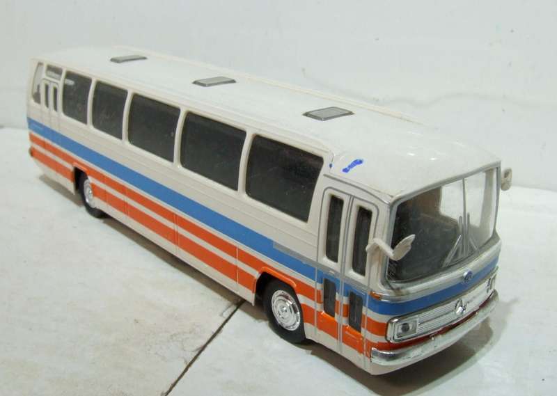 BUS HO: Highly Detailed Plastic Mercedes Benz Bus in Good Un- Boxed Condition.