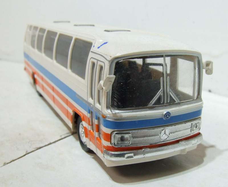 BUS HO: Highly Detailed Plastic Mercedes Benz Bus in Good Un- Boxed Condition.