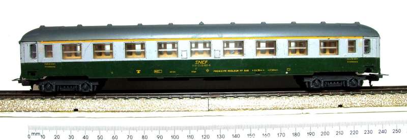LIMA HO: Vintage "Paris Est" 9128 SNCF A9  1st Class Coach in  Fair, Un-Boxed condition(Italy)