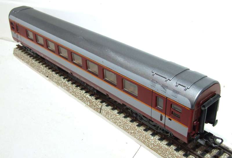 LIMA HO: SNCF TEE "Grand Comfort" 1st Class Coach in Fair, Used and Un-boxed condition(Italy)