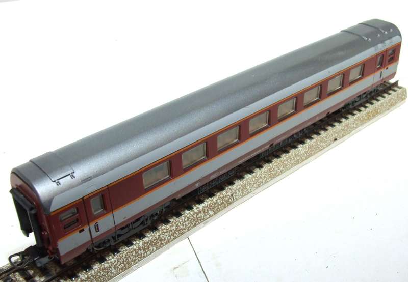 LIMA HO: SNCF TEE "Grand Comfort" 1st Class Coach in Fair, Used and Un-boxed condition(Italy)