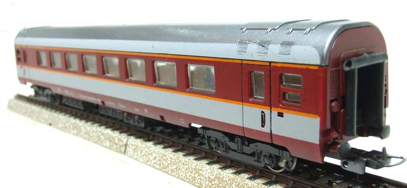 LIMA HO: SNCF TEE "Grand Comfort" 1st Class Coach in Fair, Used and Un-boxed condition(Italy)