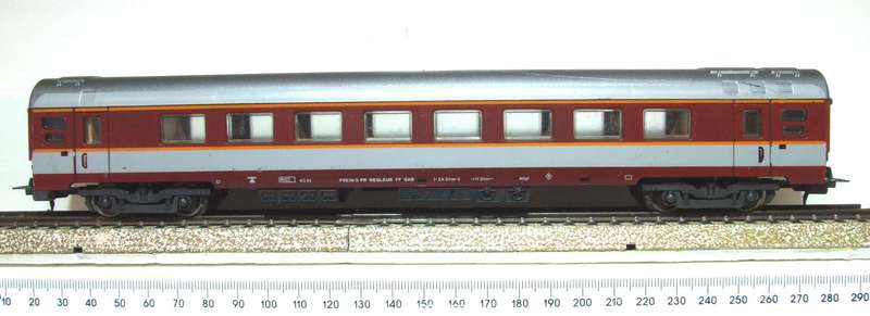 LIMA HO: SNCF TEE "Grand Comfort" 1st Class Coach in Fair, Used and Un-boxed condition(Italy)