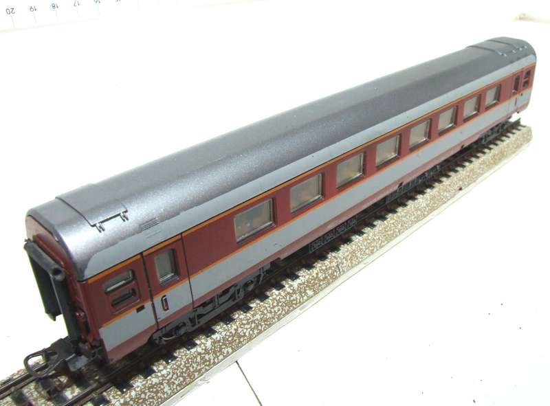 LIMA HO: SNCF TEE "Grand Comfort" 1st Class Coach in Good, Used and Un-boxed condition(Italy)