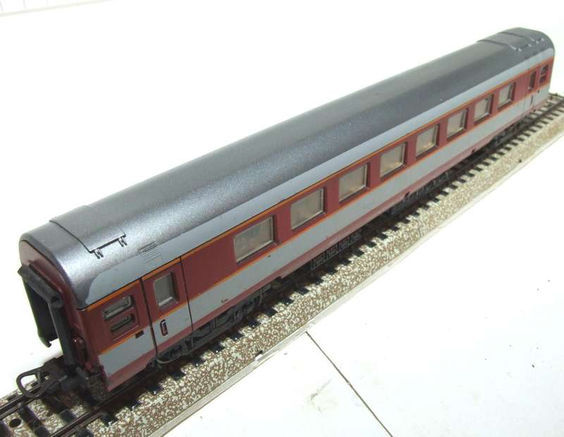 LIMA HO: SNCF TEE "Grand Comfort" 1st Class Coach in Good, Used and Un-boxed condition(Italy)