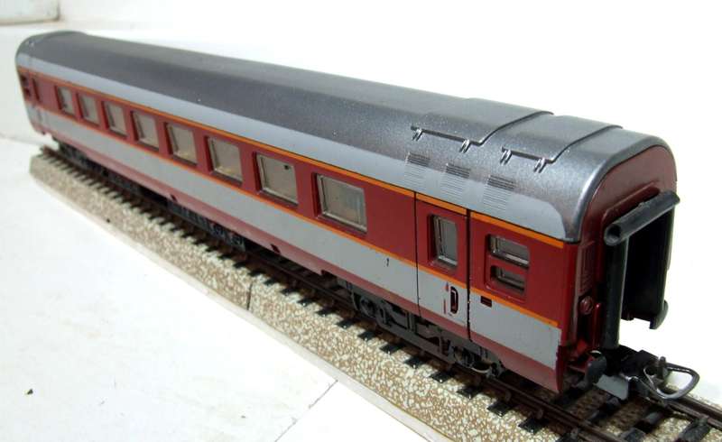 LIMA HO: SNCF TEE "Grand Comfort" 1st Class Coach in Good, Used and Un-boxed condition(Italy)