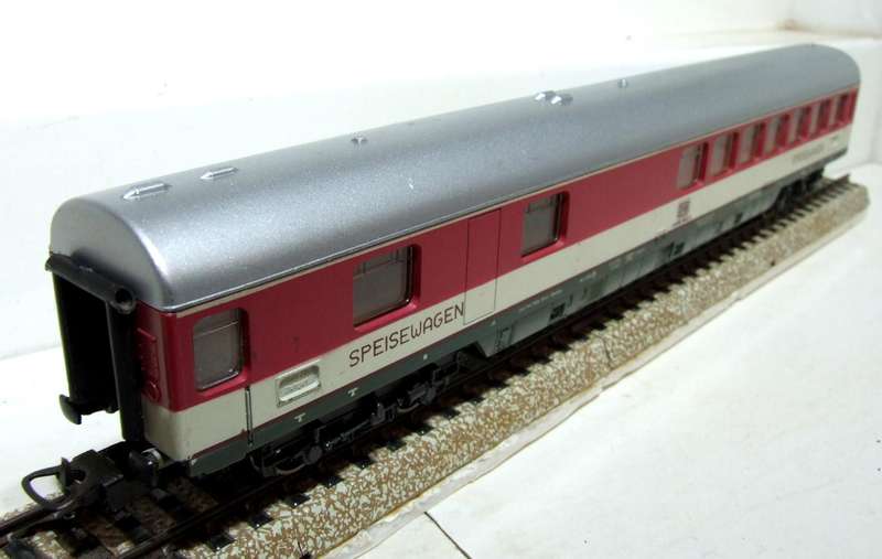 LIMA HO: Vintage DB "SPEISEWAGEN" in  Good, Un-Boxed condition(Italy)