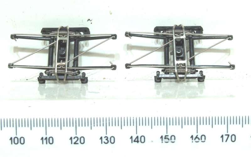 LIMA HO: 1pr SAR E5 Locomotive Pantographs  in Good condition(with new Springs) for Parts.(Italy)