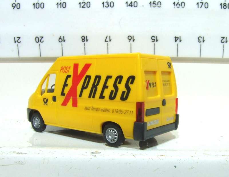 BUCSH HO: Highly Detailed Fiat DUCATO Post Express (47317)  in Like New Boxed Condition.
