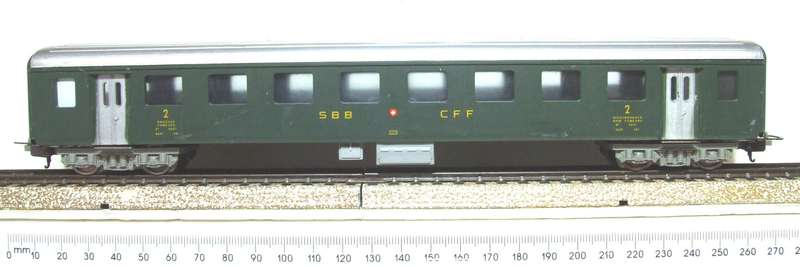LIMA HO: Vintage SBB SWISS 2nd Class Suburban Passenger Coach in Good, Un-Boxed condition(Italy)