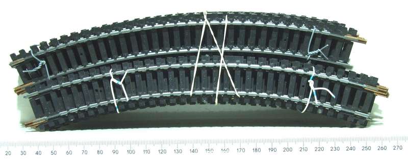 LIMA HO: 18pc Curved 360 deg (393030) Steel Track in Fair Used un-boxed condition.(Italy))