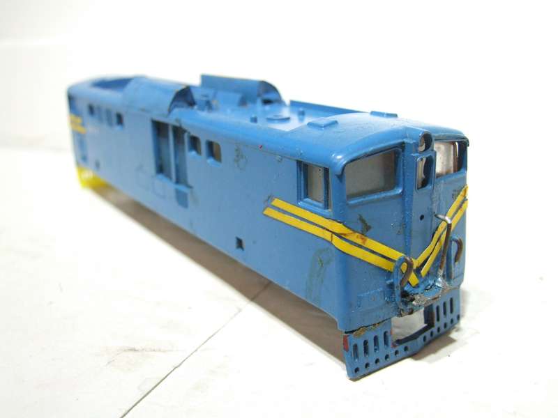 LIMA HO: Blue SAR Class E-6 Loco Body in Fair Modified Condition for Parts or Repair.(Italy)